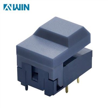 Tændt konsol trykknap switch